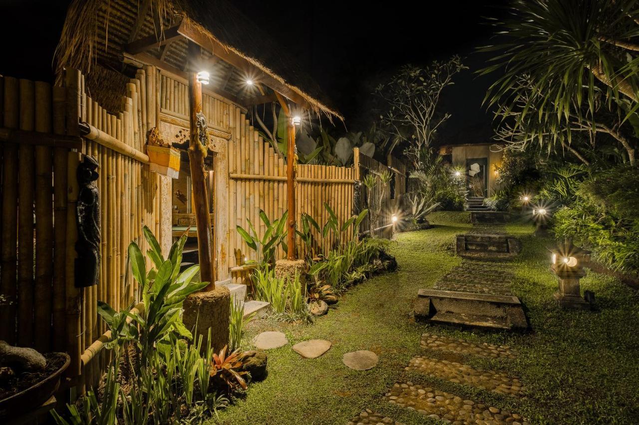 Teja Lokha Ubud Villa Exterior photo